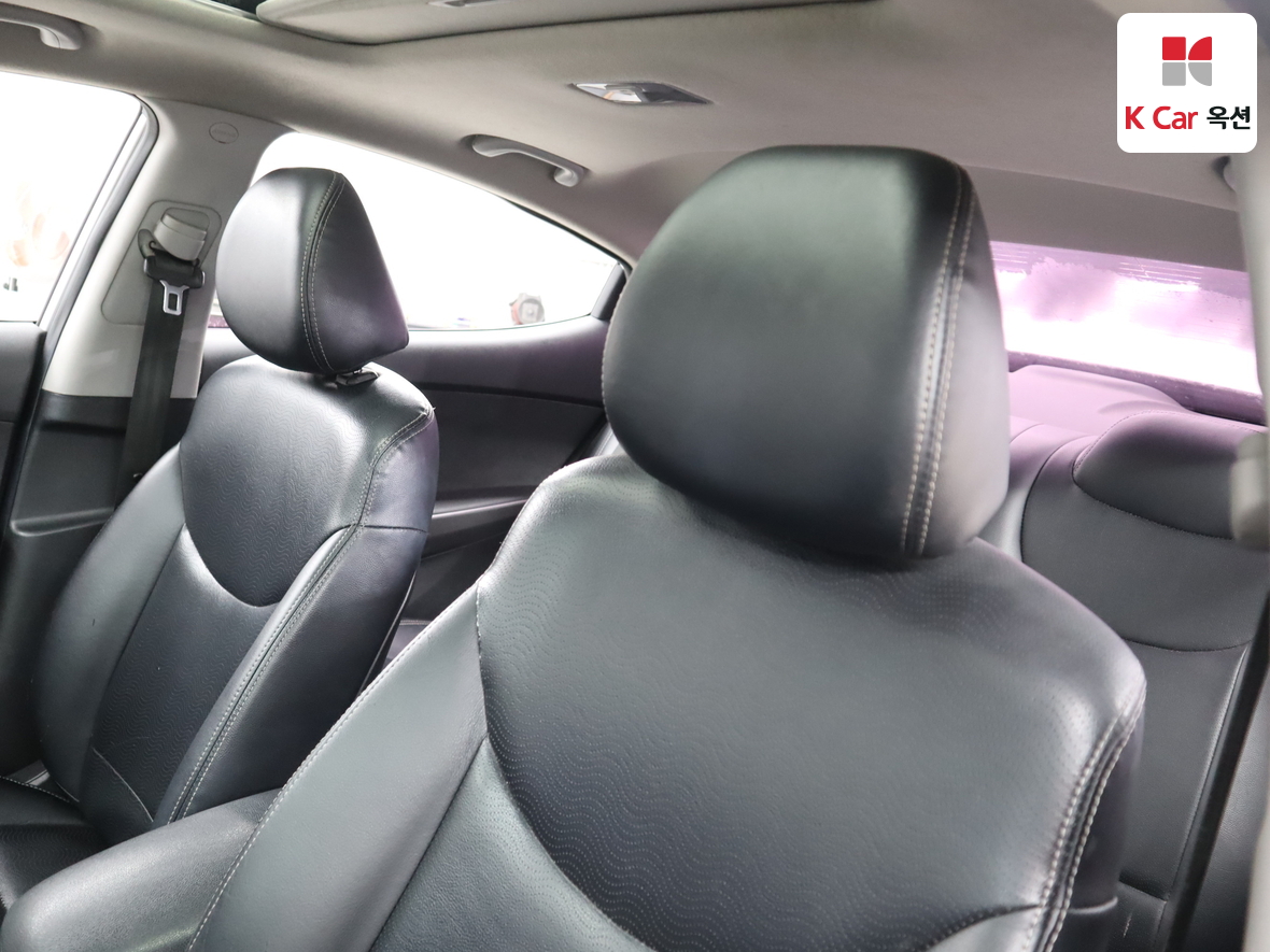 Hyundai Elantra 2012 - Image 18