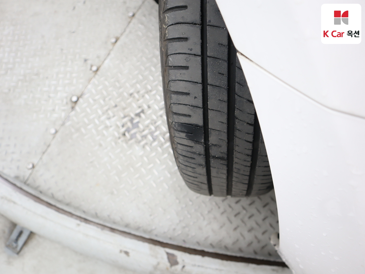 Hyundai Elantra 2012 - Image 32