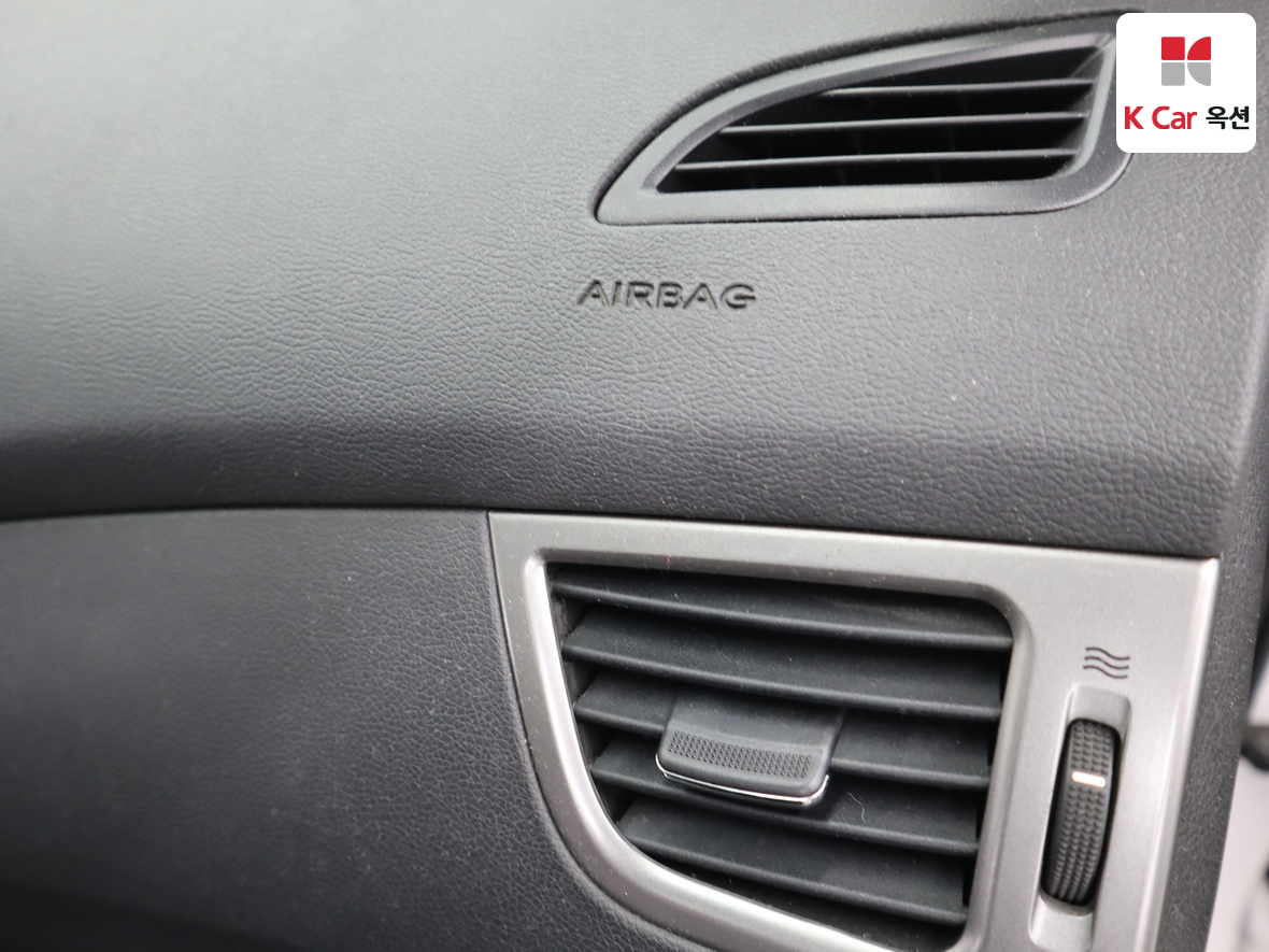 Hyundai Elantra 2012 - Image 31