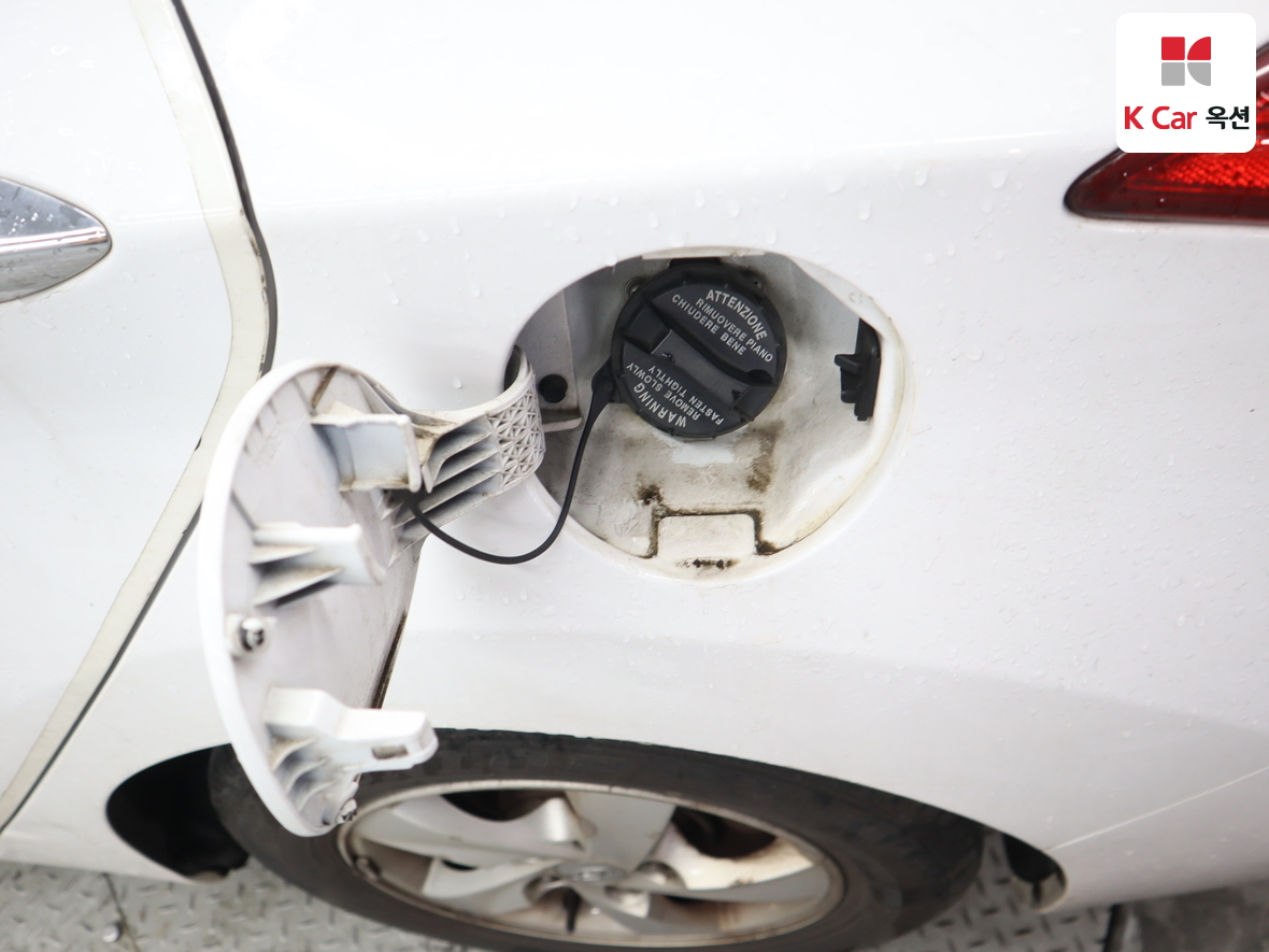 Hyundai Elantra 2012 - Image 25