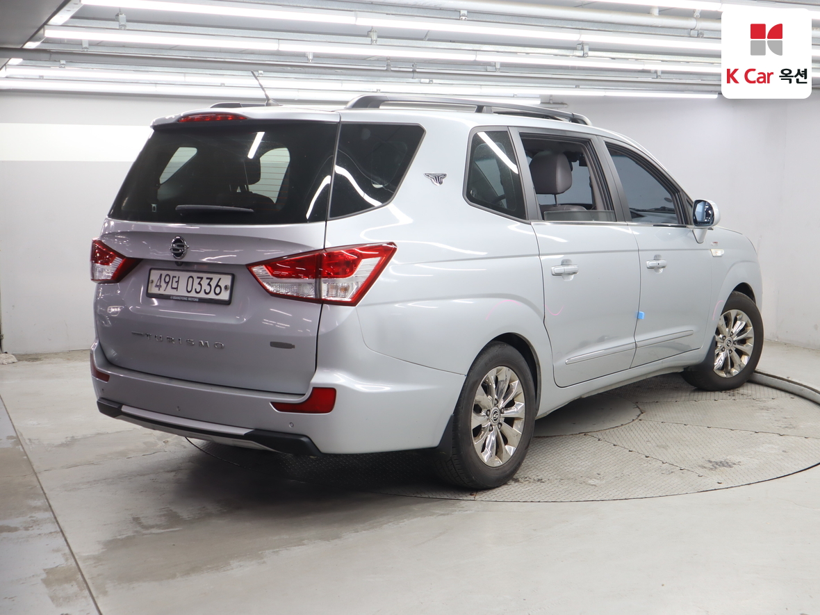 سانج يونج كوراندو توريزمو 2016 - صورة 2