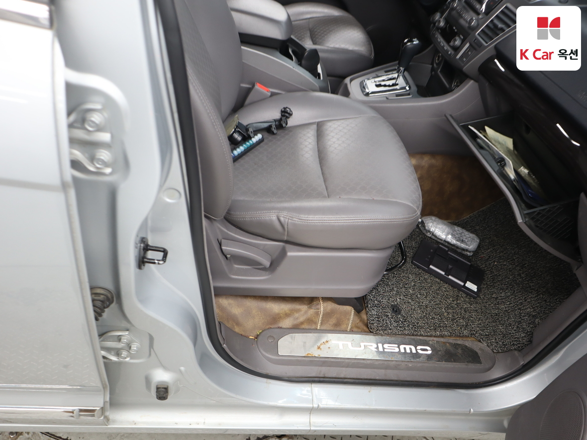 سانج يونج كوراندو توريزمو 2016 - صورة 31