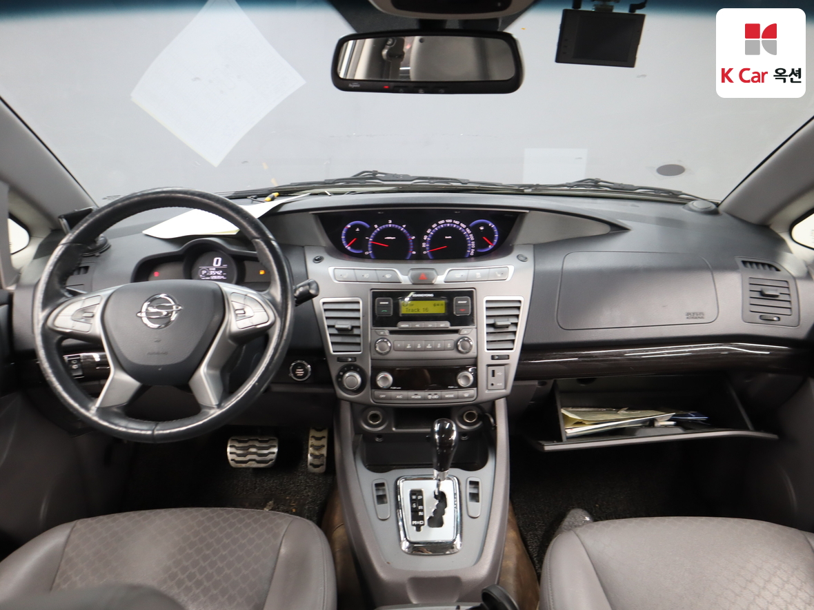 سانج يونج كوراندو توريزمو 2016 - صورة 3