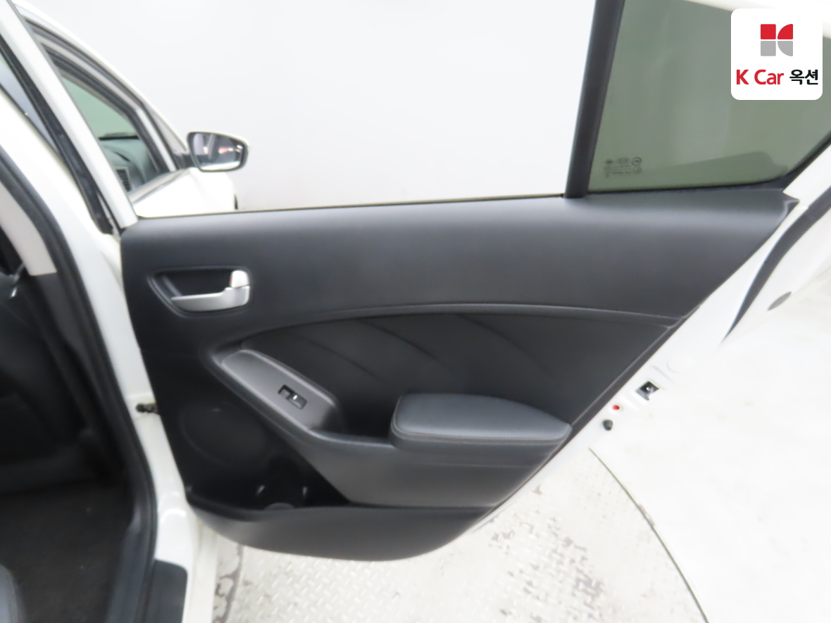 كيا K3 2013 - صورة 30