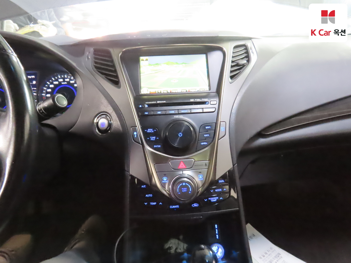 هيونداي أزيرا 2011 - صورة 6