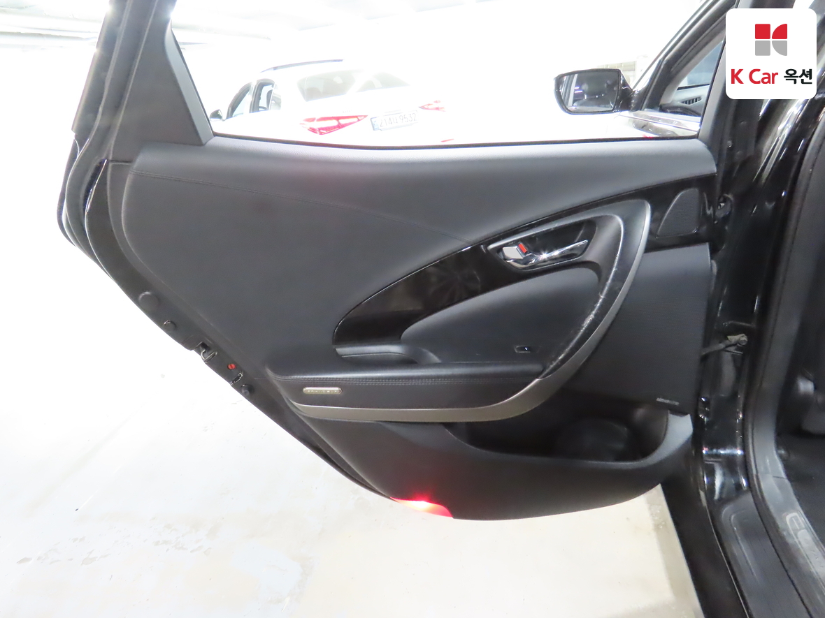 هيونداي أزيرا 2011 - صورة 25