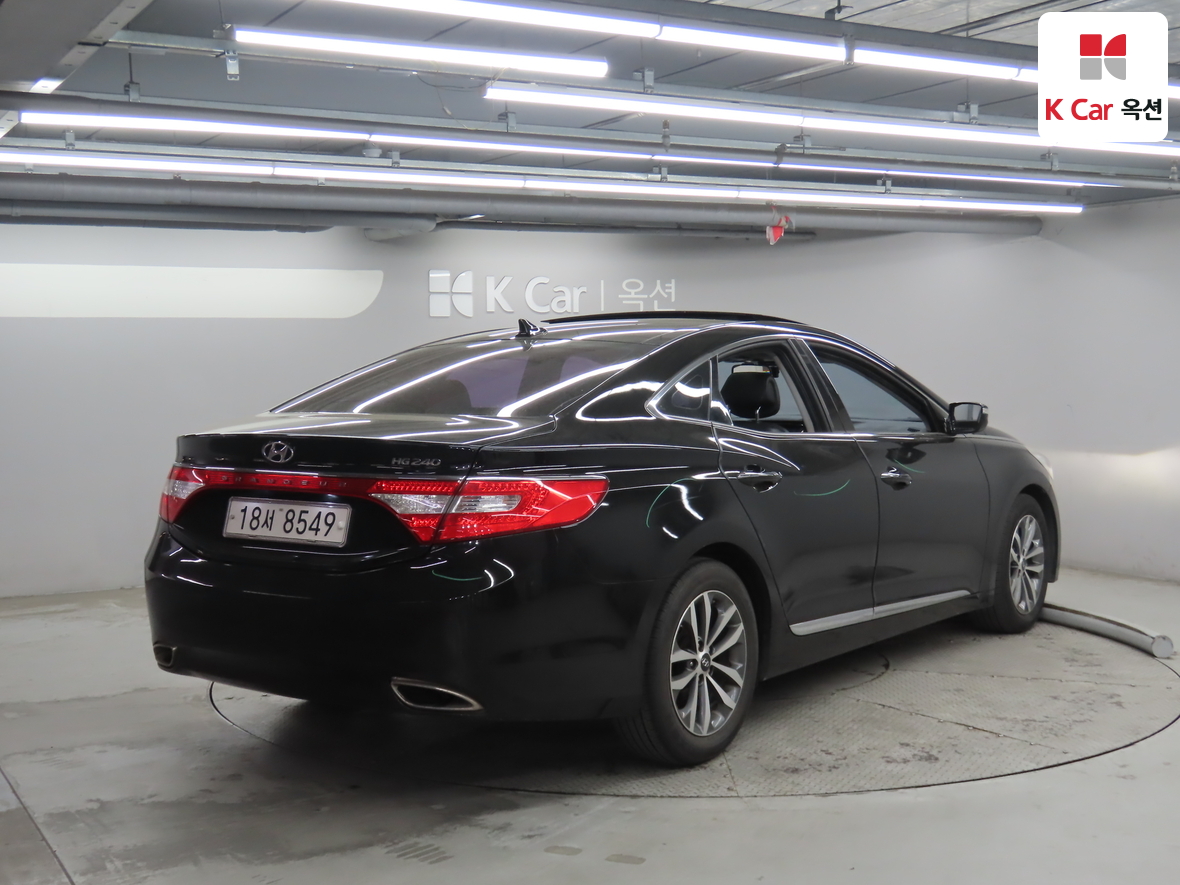 هيونداي أزيرا 2011 - صورة 2