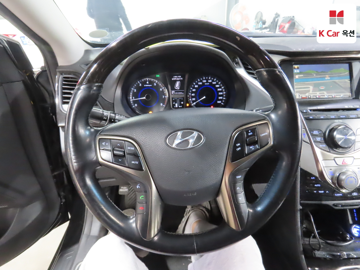 هيونداي أزيرا 2011 - صورة 10