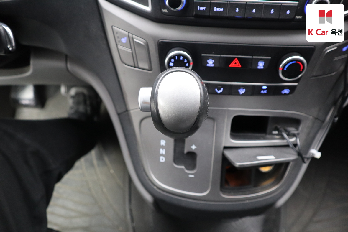 Hyundai Grand Starex - 15