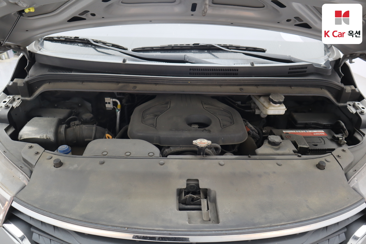 Hyundai Grand Starex - 26