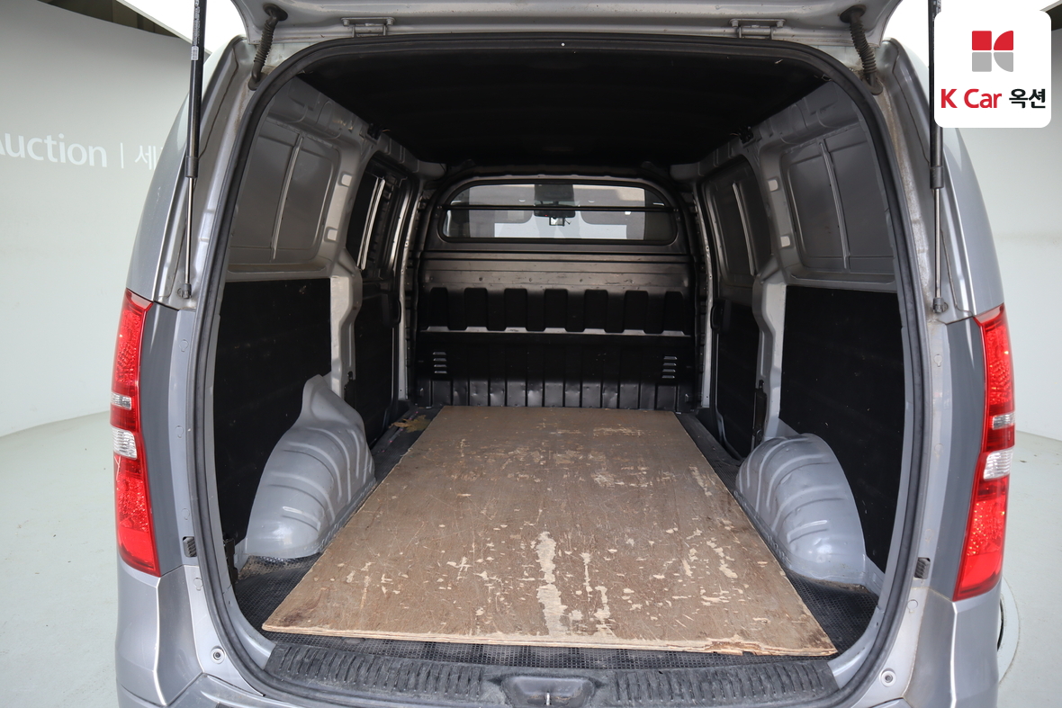 Hyundai Grand Starex - 20