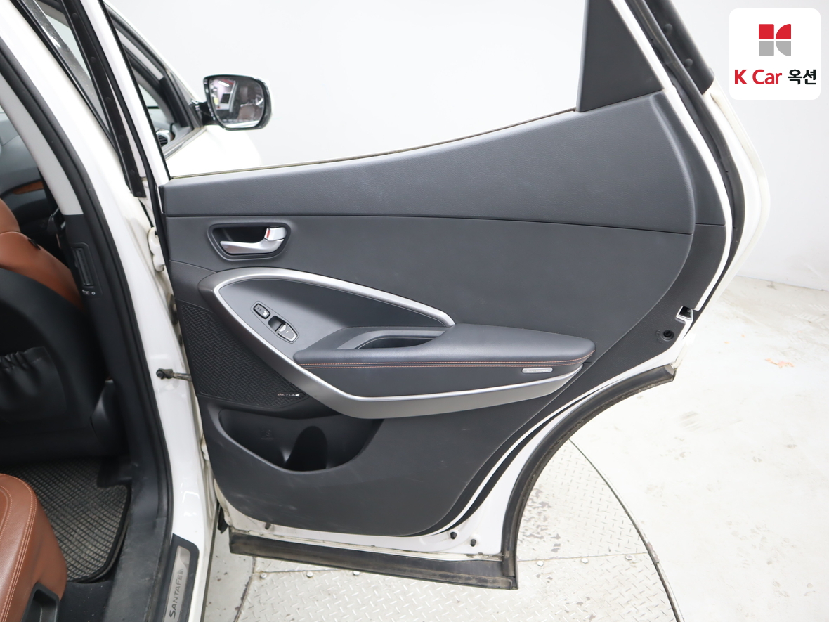 هيونداي سانتافي 2013 - صورة 30