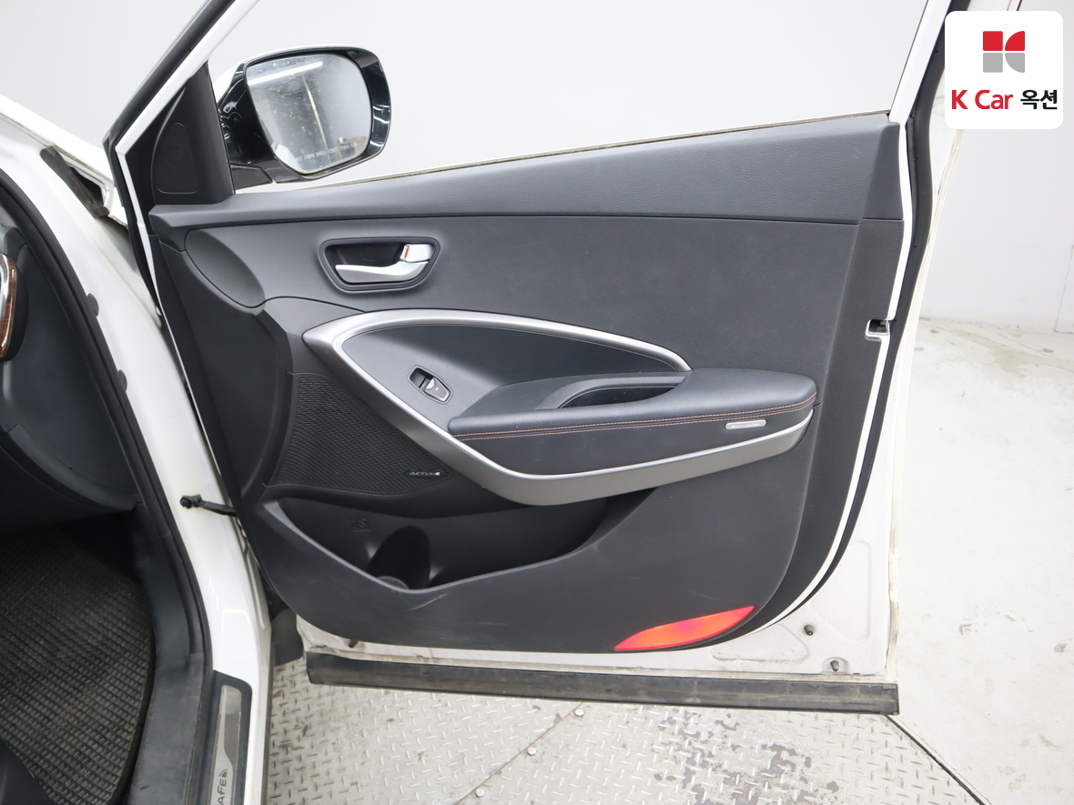 هيونداي سانتافي 2013 - صورة 32