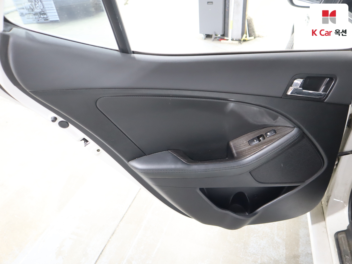 Kia K5 - 23
