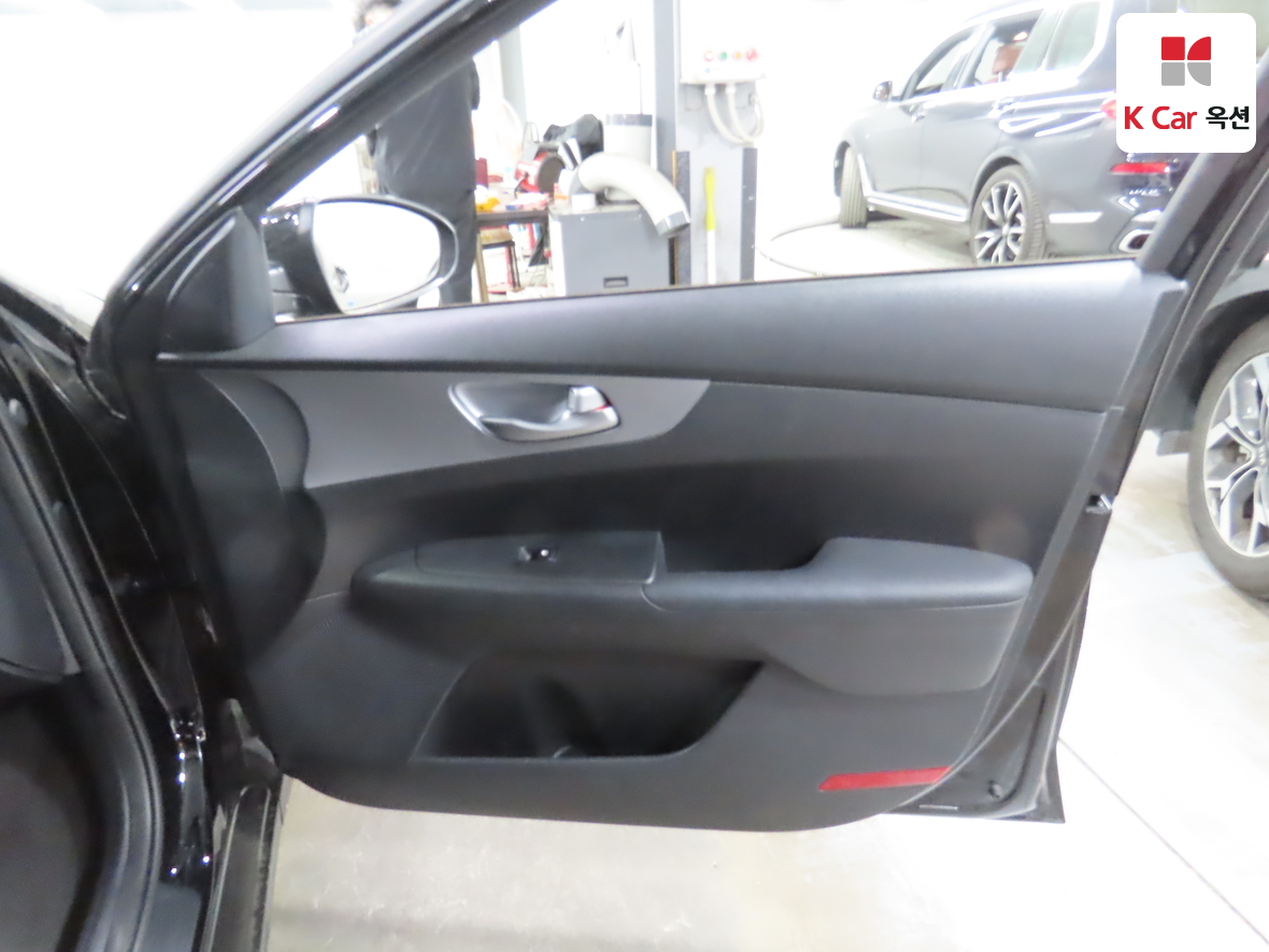 Kia K3 2022 - Image 28