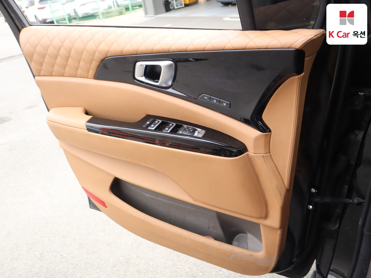 Kia Carnival - 8