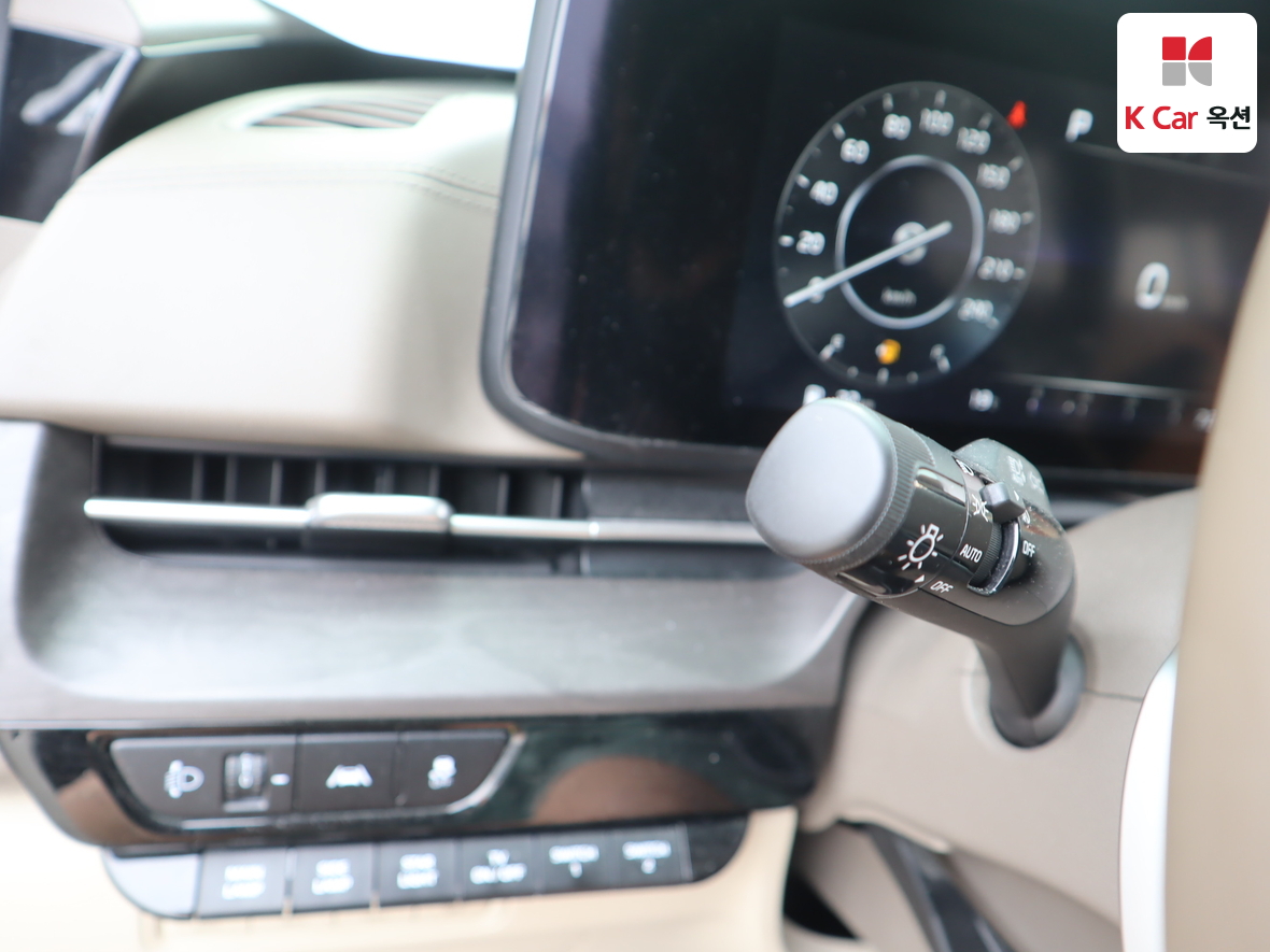 Kia Carnival - 9