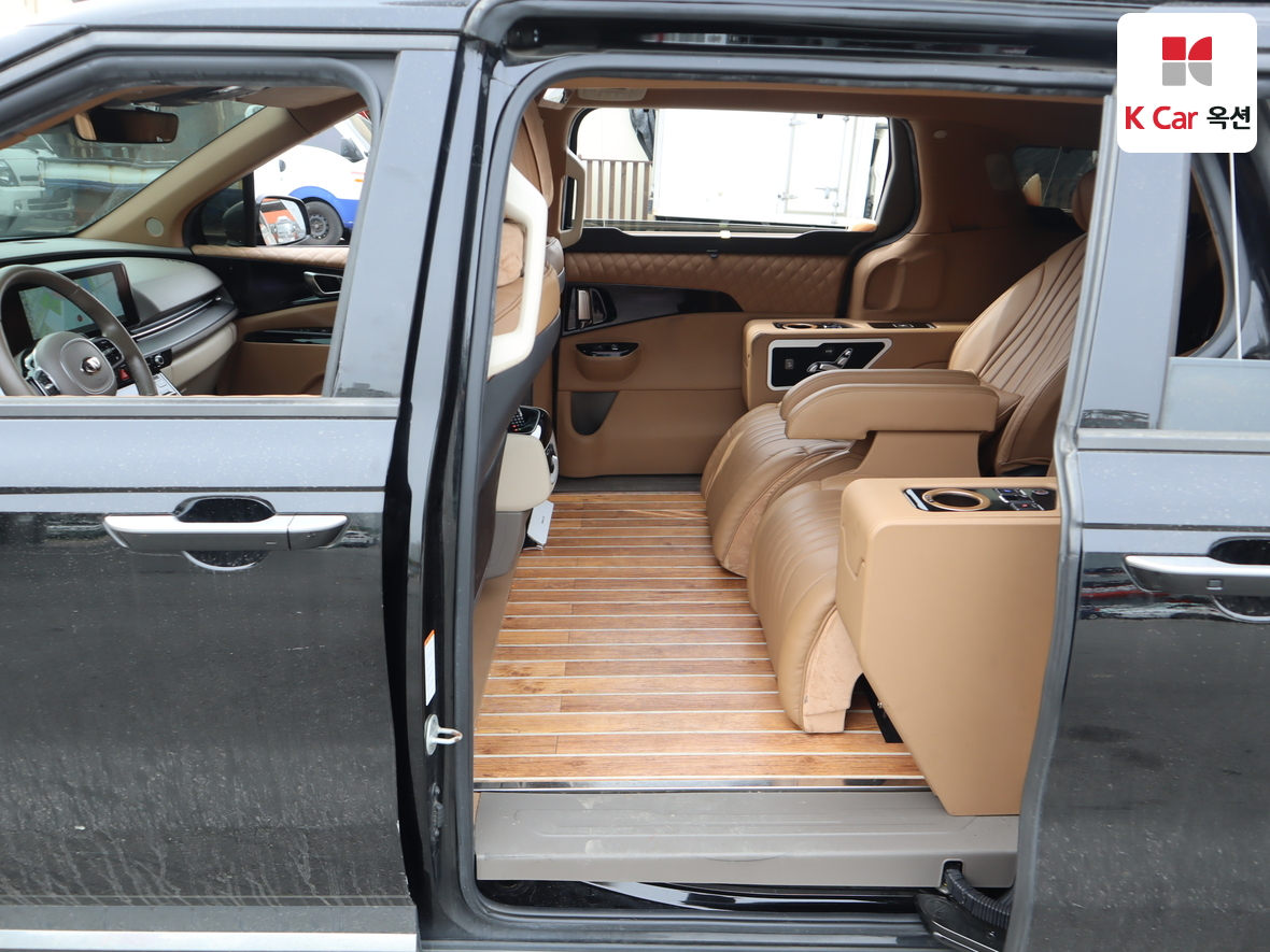 Kia Carnival - 23