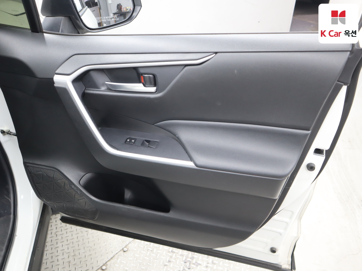 TOYOTA RAV4 - 31