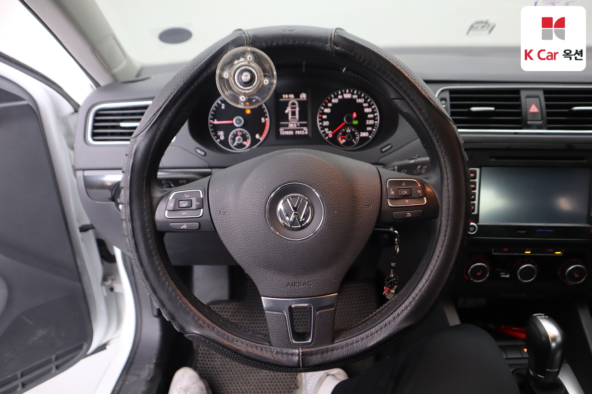 Volkswagen Jetta - 10