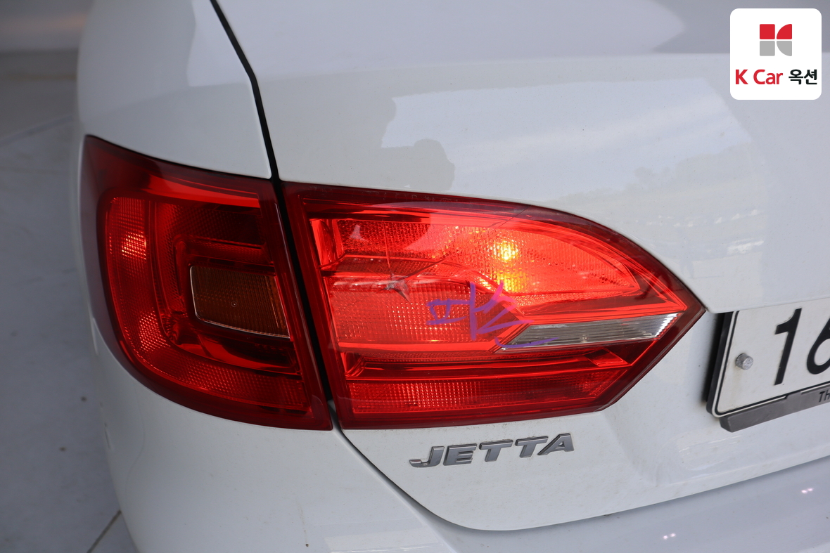 Volkswagen Jetta - 38