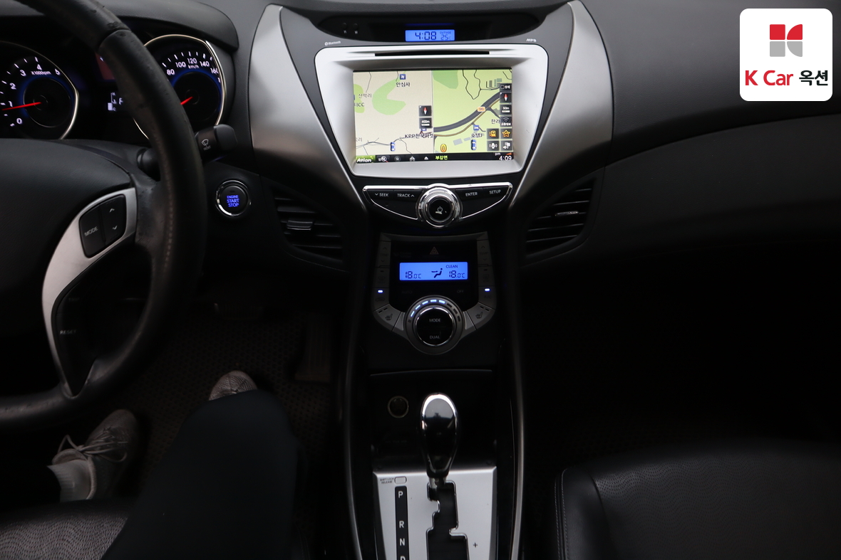 Hyundai Elantra - 6