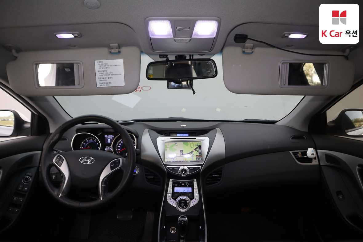 Hyundai Elantra - 3