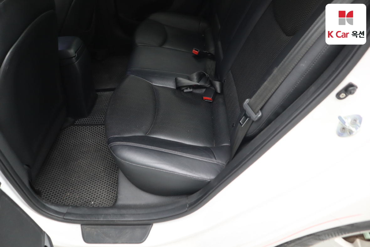 Hyundai Elantra - 21