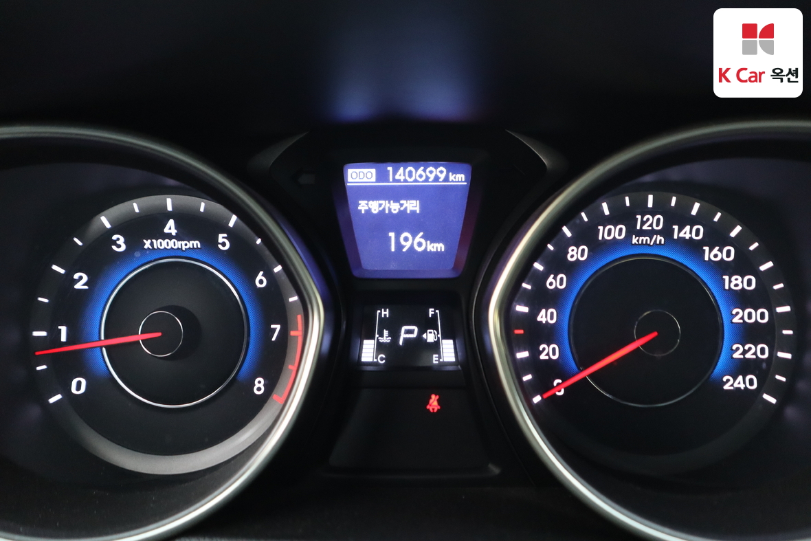 Hyundai Elantra - 5