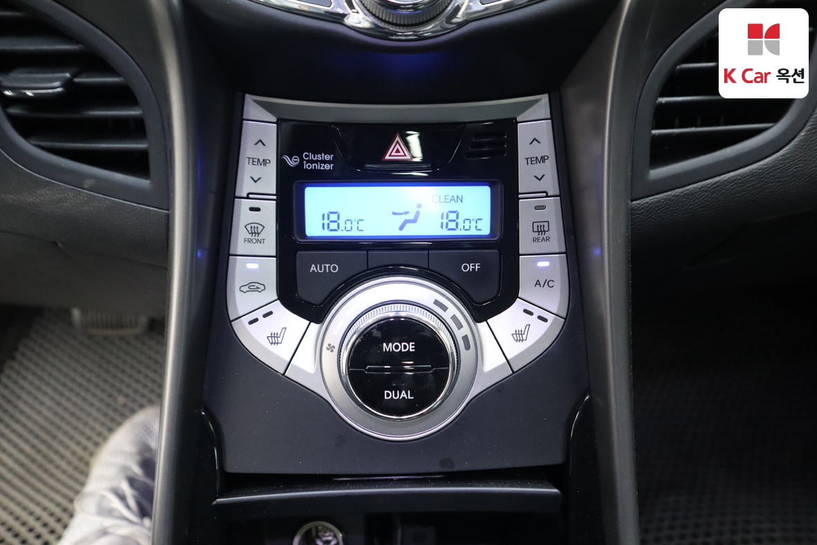 Hyundai Elantra - 14