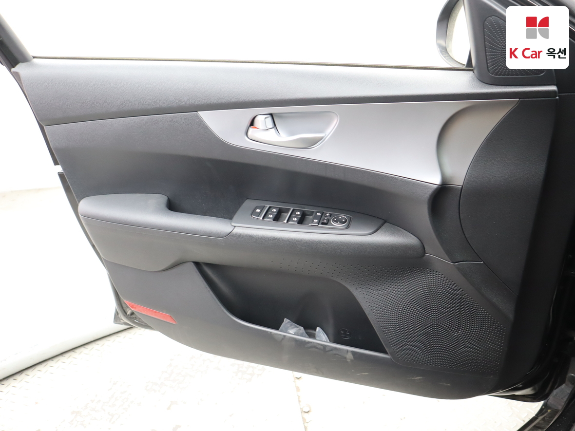 Kia K3 2022 - Image 8