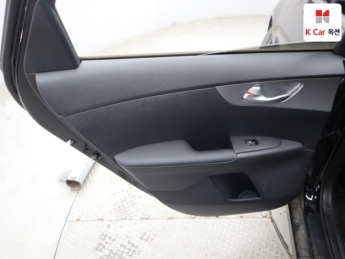 Kia K3 2022 - Image 20