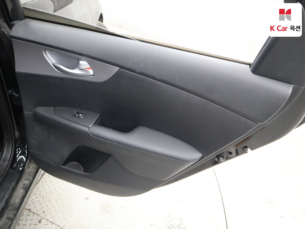 Kia K3 2022 - Image 24