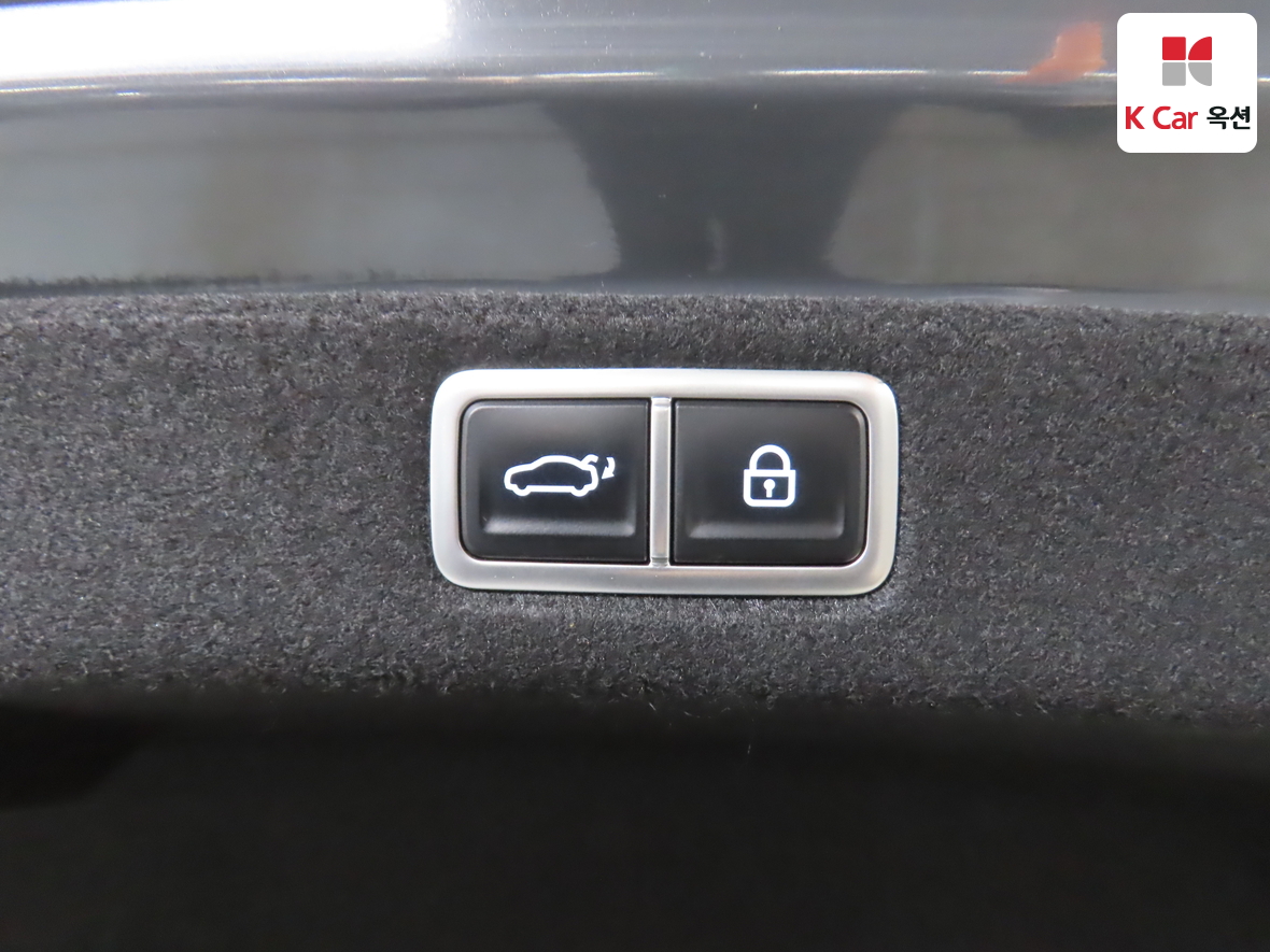 Hyundai AZERA 2023 - Image 28