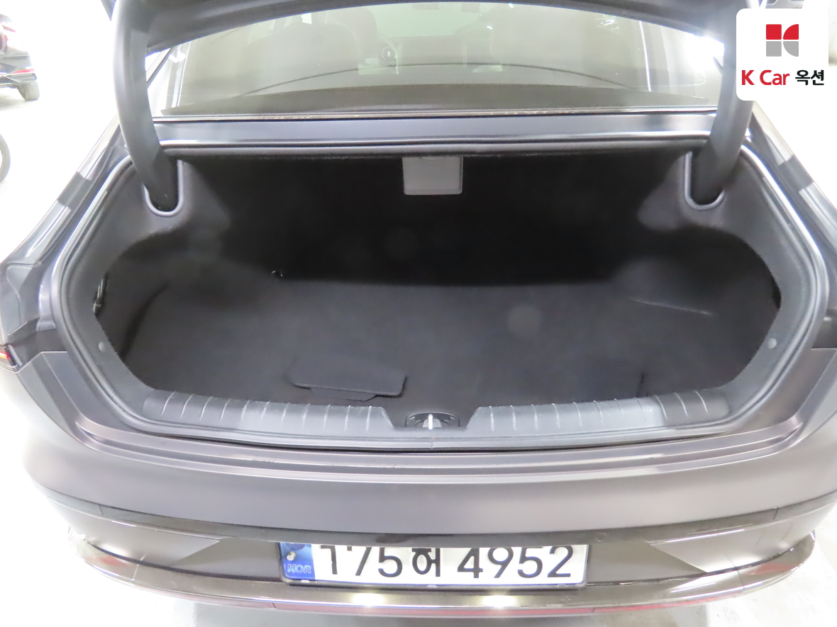 Hyundai AZERA 2023 - Image 27