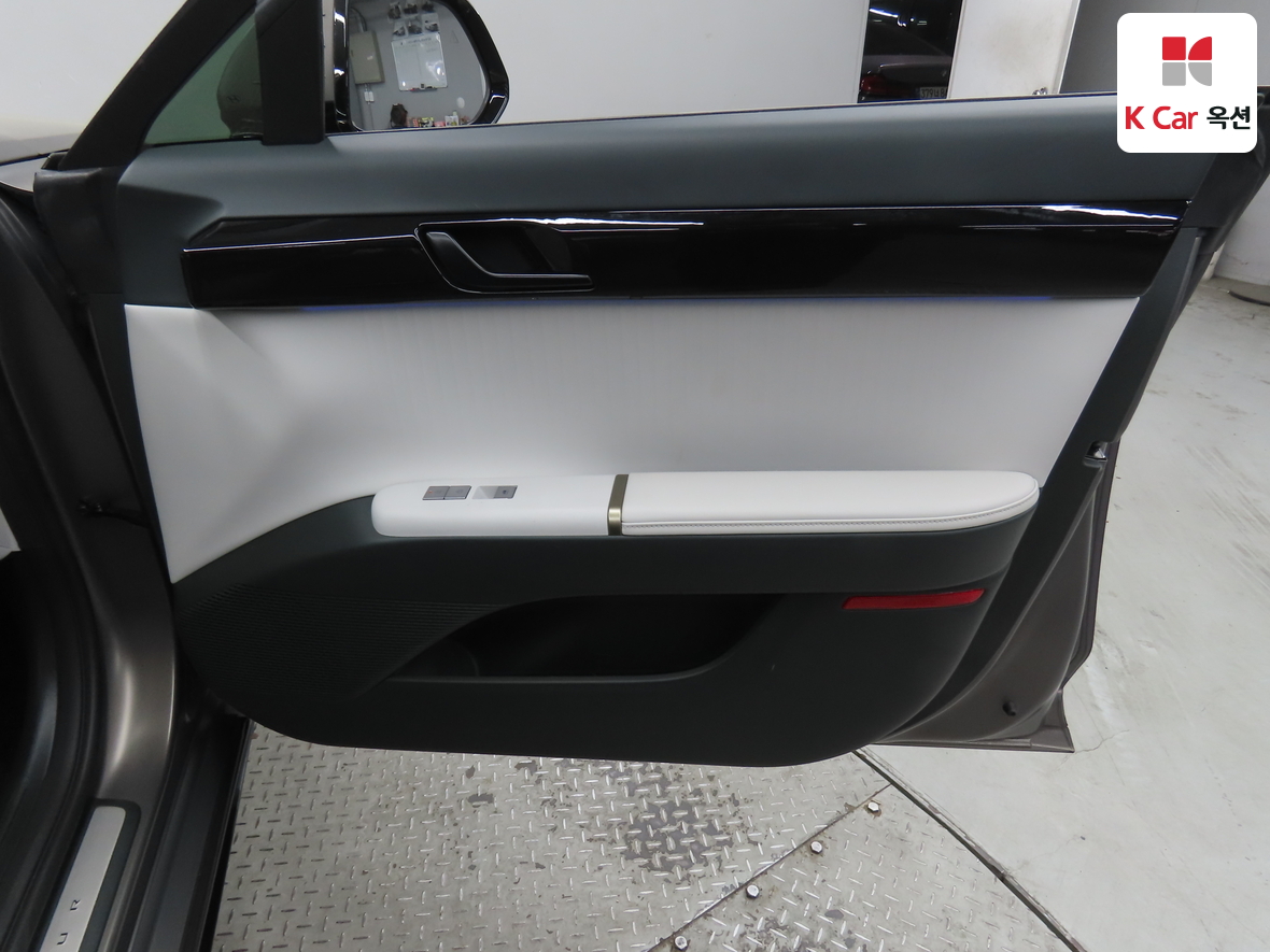 Hyundai AZERA 2023 - Image 31