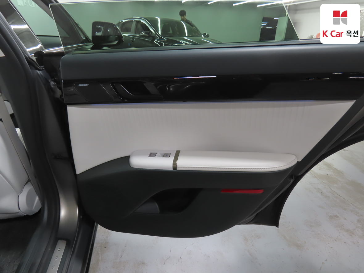 Hyundai AZERA 2023 - Image 29