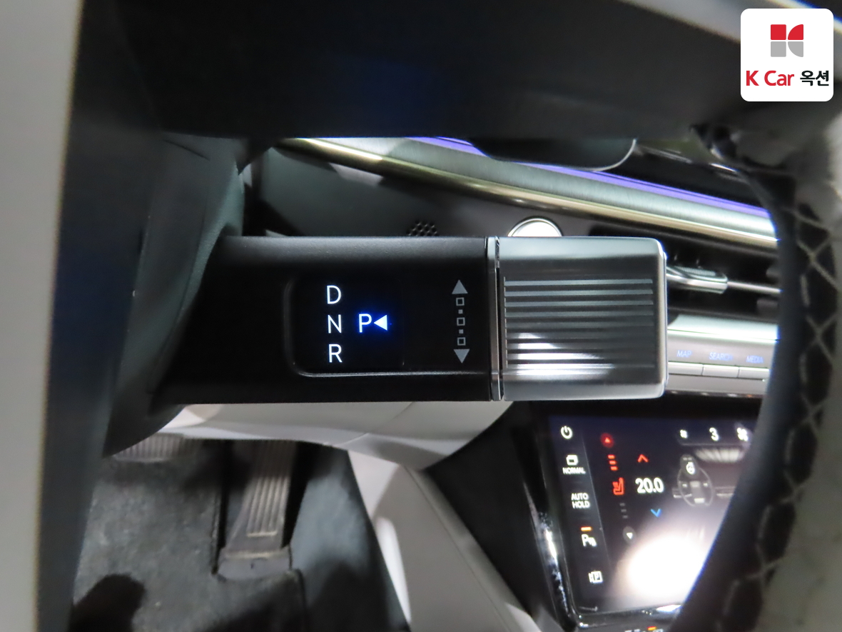 Hyundai AZERA 2023 - Image 17