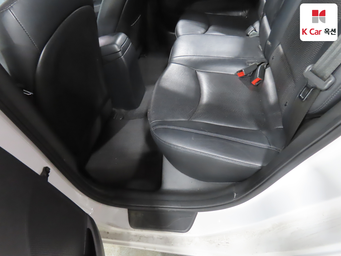 Hyundai Elantra 2012 - Image 23