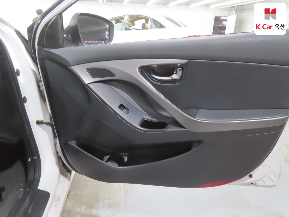 Hyundai Elantra 2012 - Image 28
