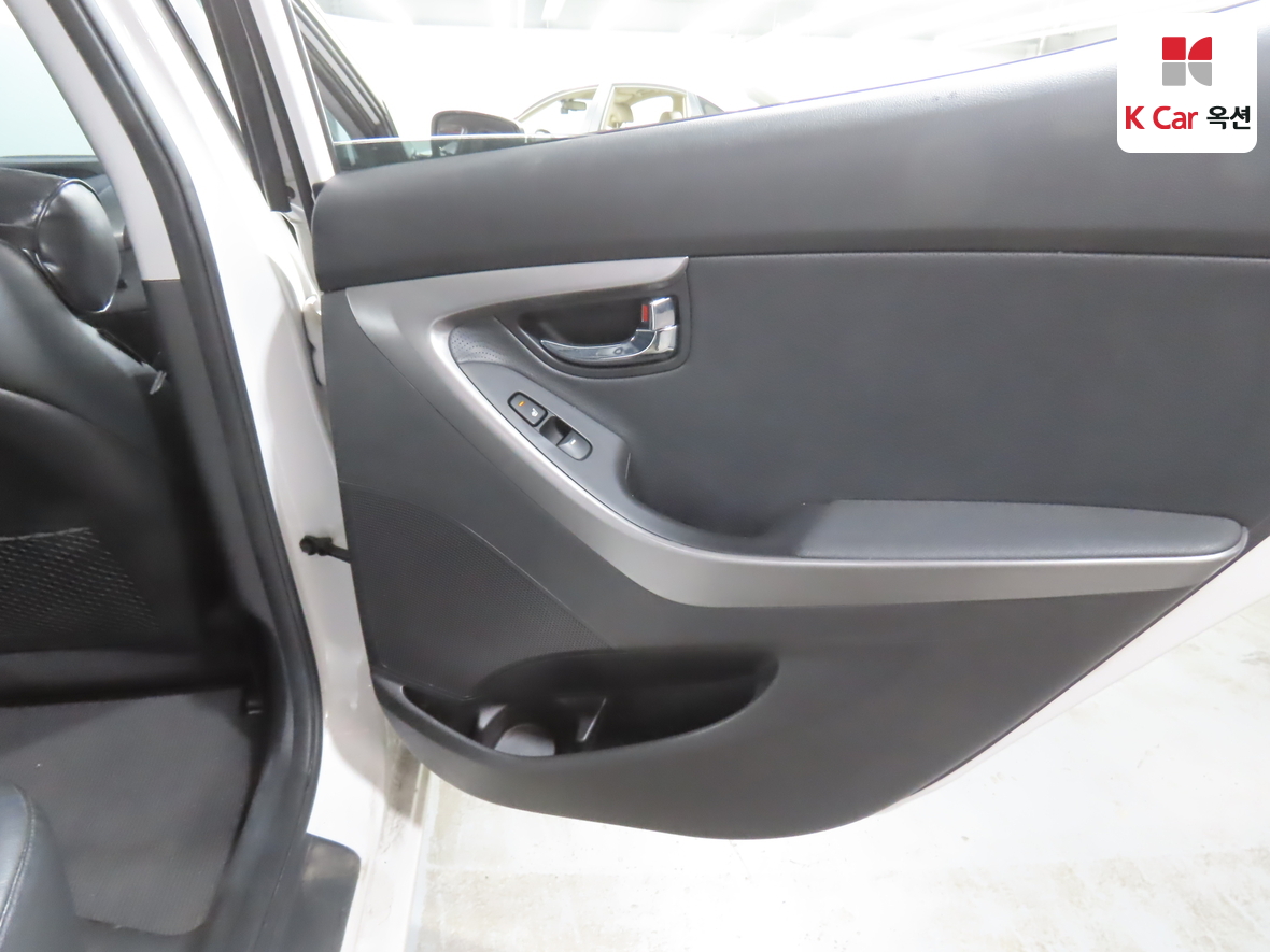 Hyundai Elantra 2012 - Image 26