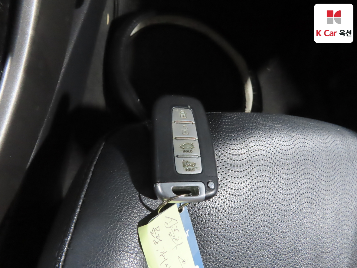 Hyundai Elantra 2012 - Image 17