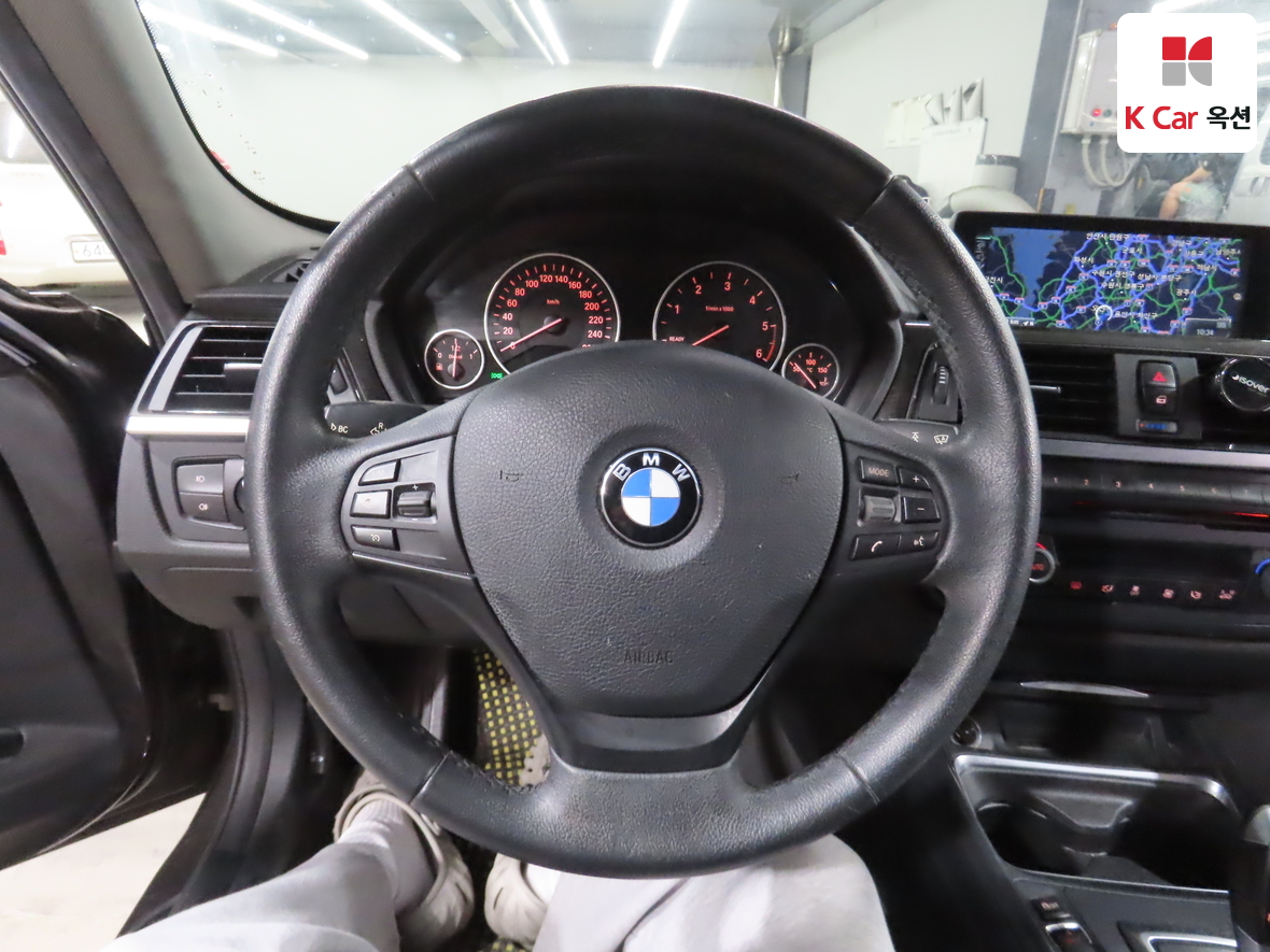 BMW 3 시리즈 2015 - 이미지 10