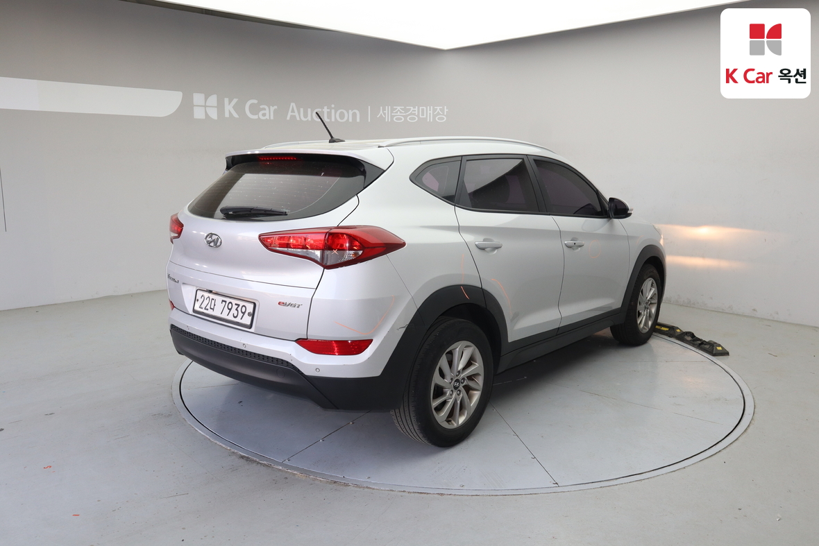 Hyundai Tucson - 2