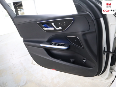 2022 - mercedes-benz c300