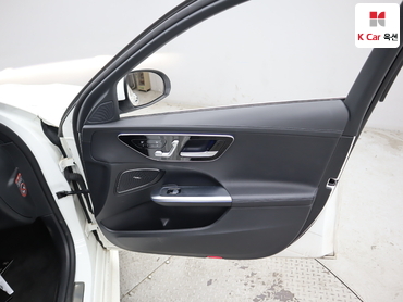 2022 - mercedes-benz c300