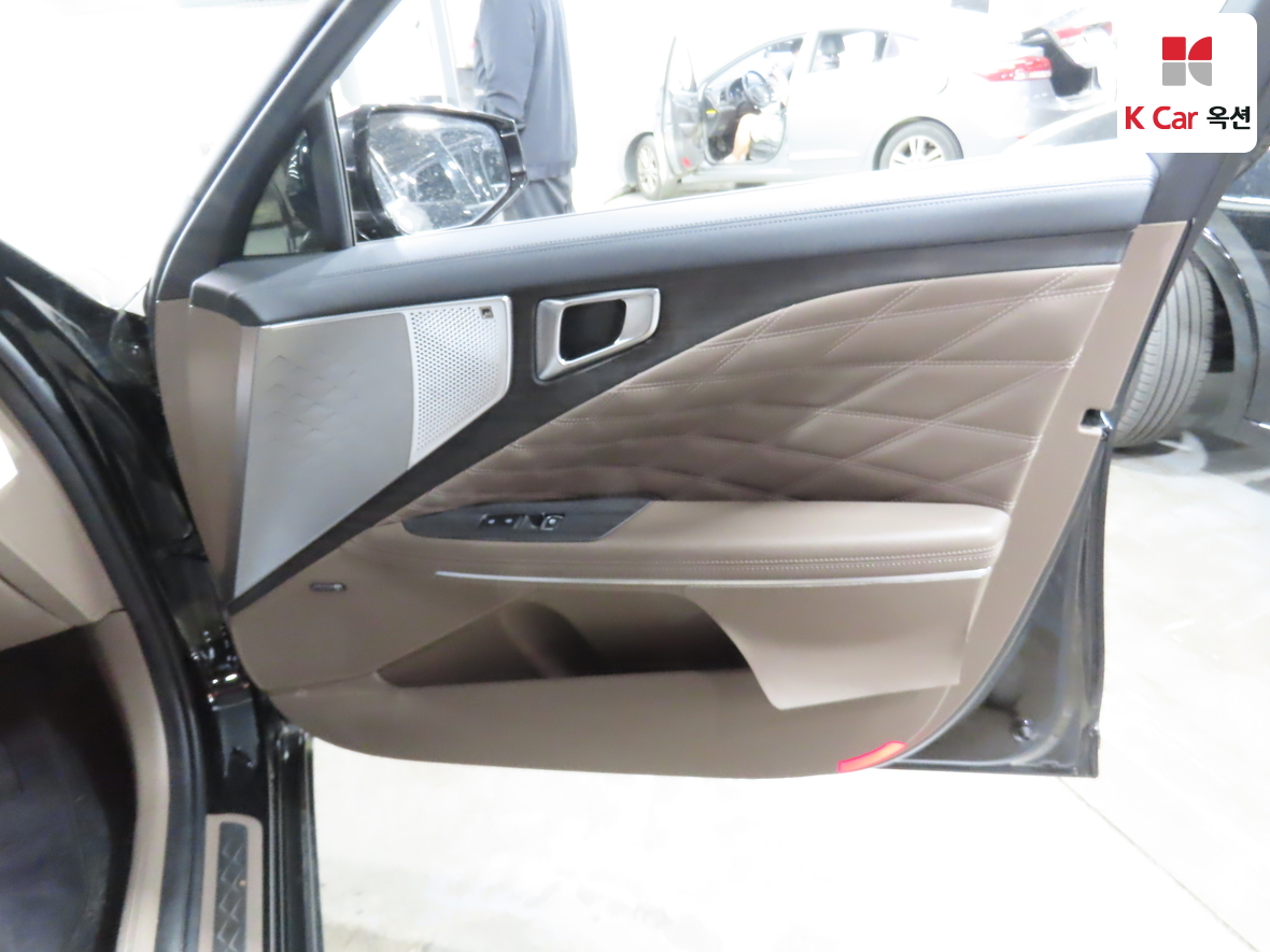 Kia K8 2022 - Image 30