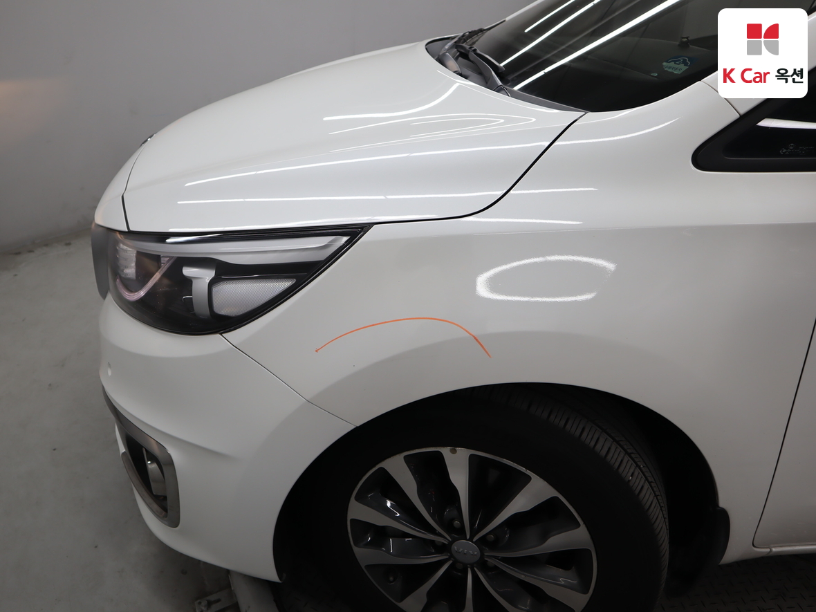 Kia New Carnival - 36