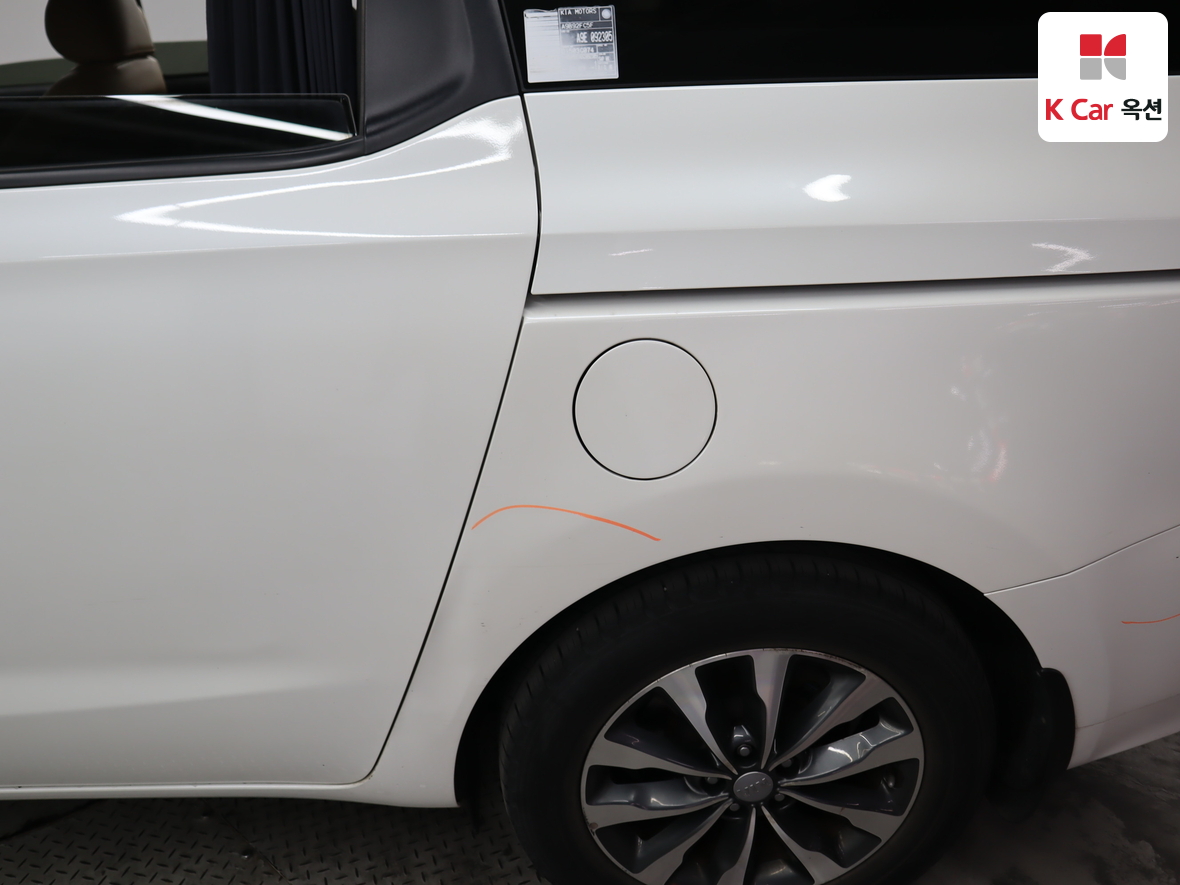 Kia New Carnival - 39