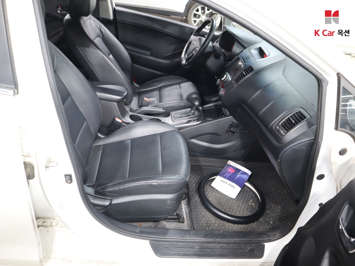 Kia K3 2013 - Image 30